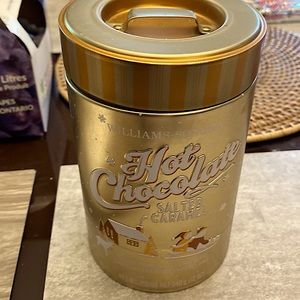 Empty Williams Sonoma tin.  Great for gift giving or floral arrangements